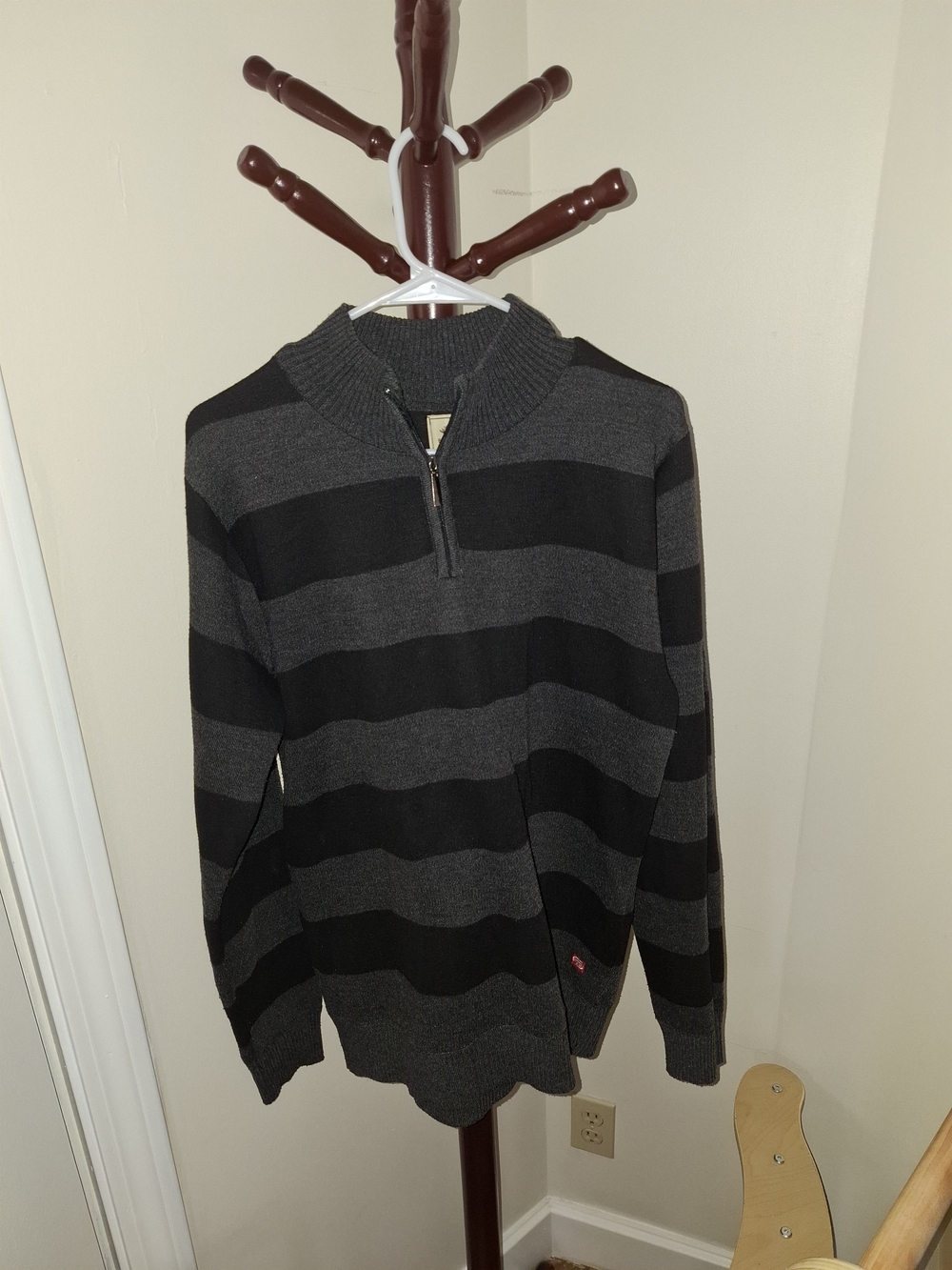 Skater/emo/gothMen's ECKO UNLTD. Men's Black  Dark Gray Striped Half-Zip Sweater